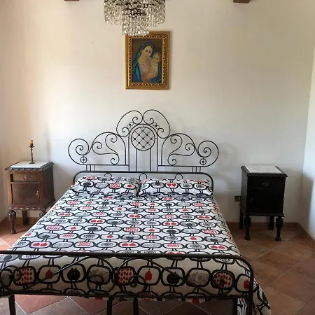 Maison Fonticella, Host Lejlighed